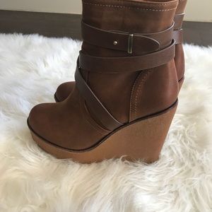 Olivia Miller Pelham burnished wedge boot